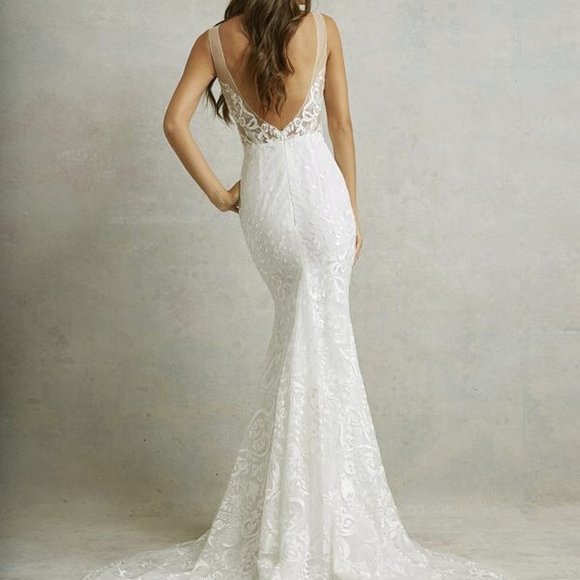 Elegant Tara Lauren Wedding Dress - Picture 3 of 13